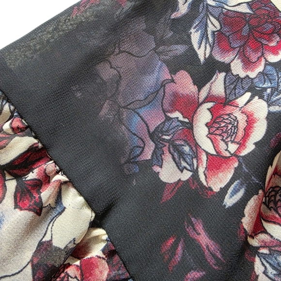 Investments Floral Blouse, Size Large - Picture 9 of 11